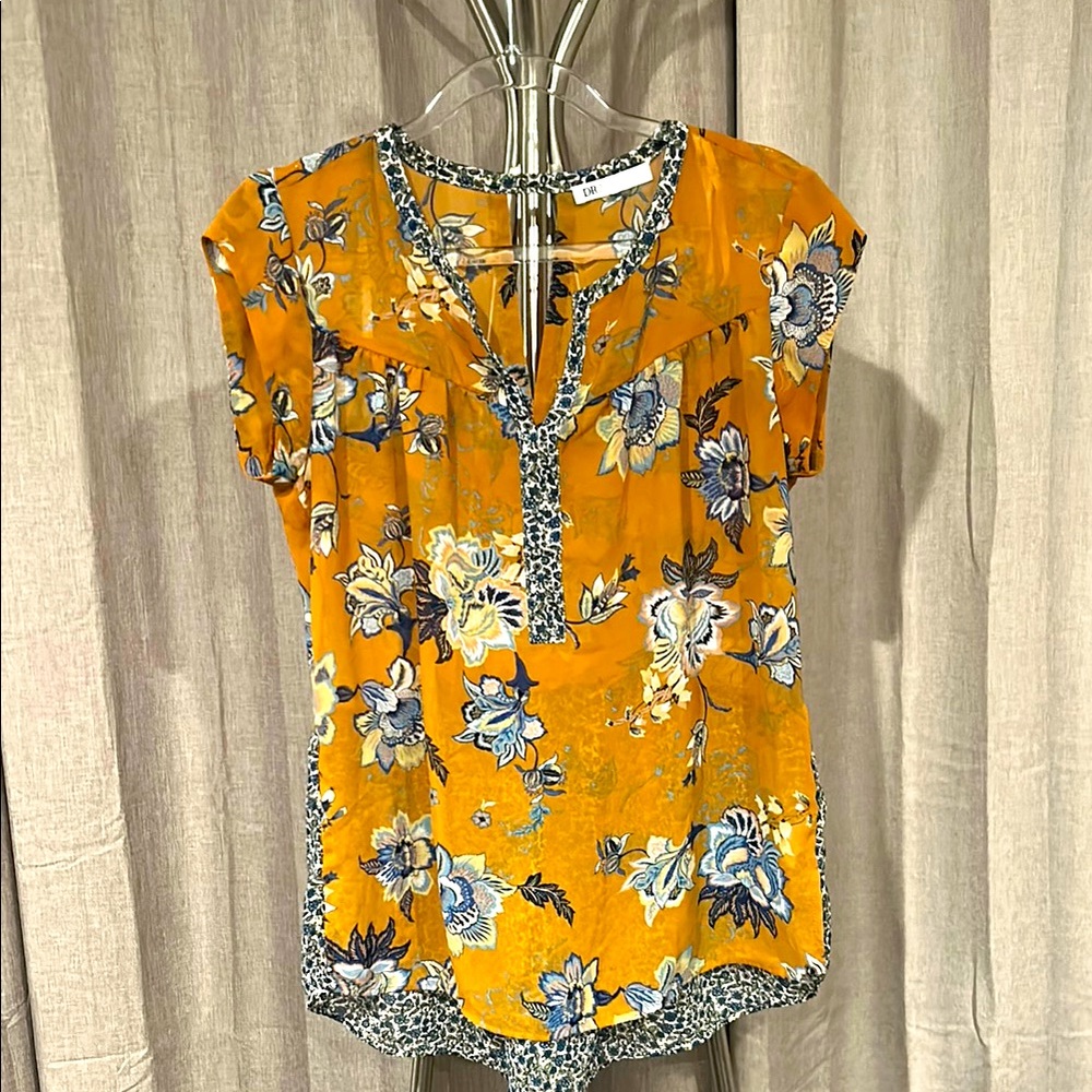 DR2 Graphic Yellow Gold sheer short Sleeve‎ Blouse